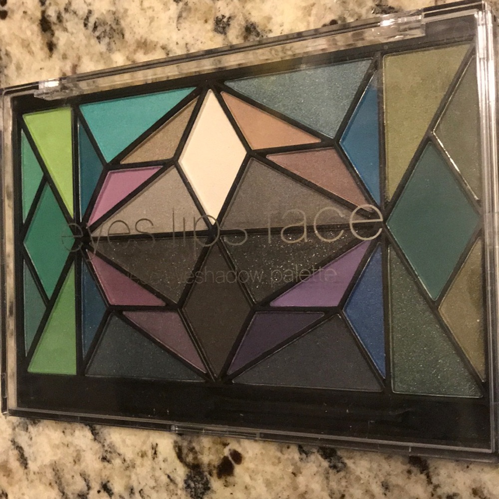 Eyeshadow pallet